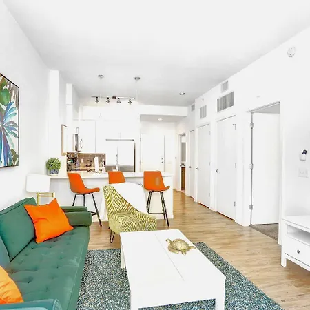 Modern 1Br Downtown Oasis W Balcony & Rooftop Pool